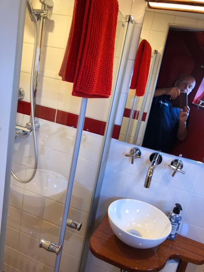 Hotelboot Zwaan Amsterdam Bagian luar foto