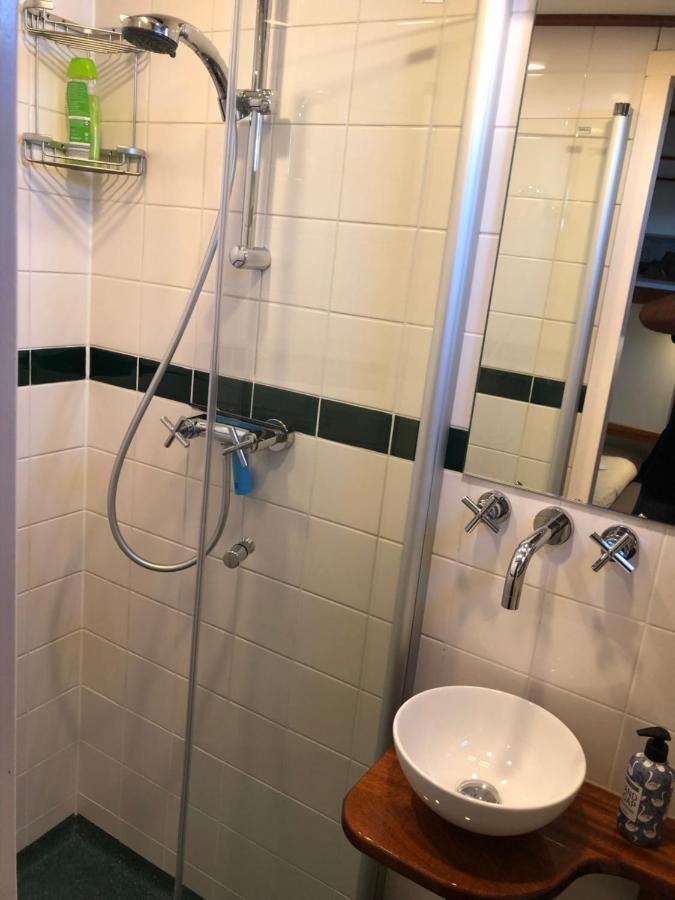 Hotelboot Zwaan Amsterdam Bagian luar foto