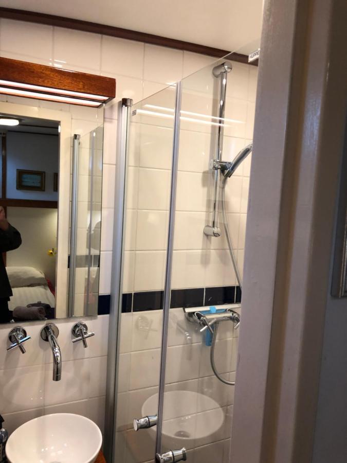 Hotelboot Zwaan Amsterdam Bagian luar foto