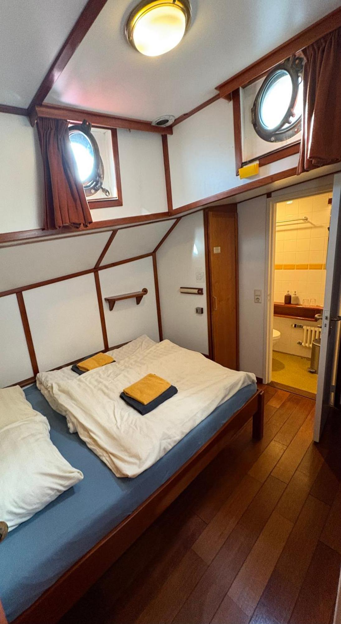 Hotelboot Zwaan Amsterdam Bagian luar foto